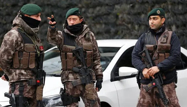 220175105035281456895