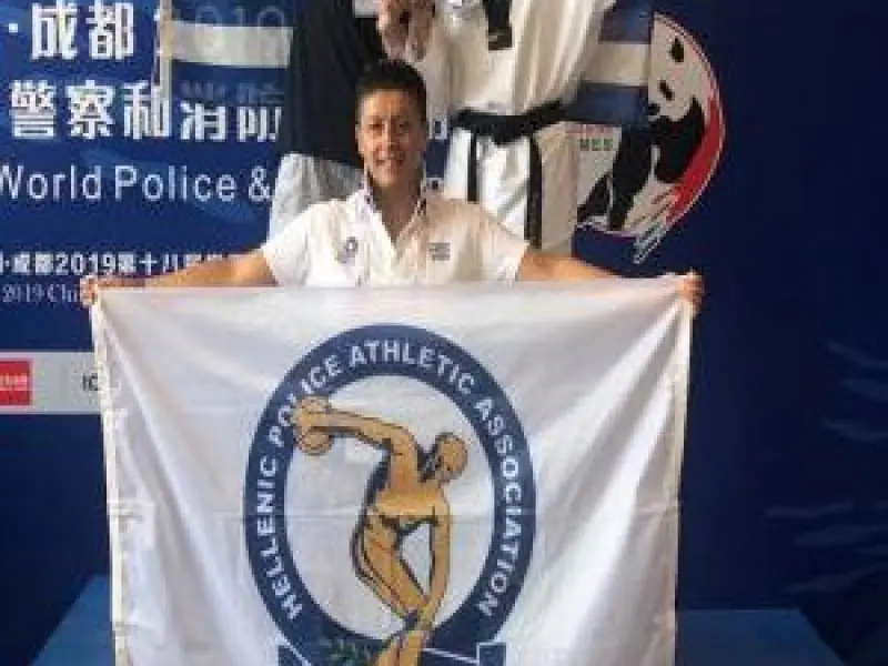 main_aa4a2-r2-300x430