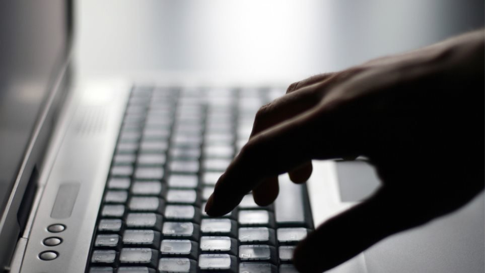 -laptop pc hacker