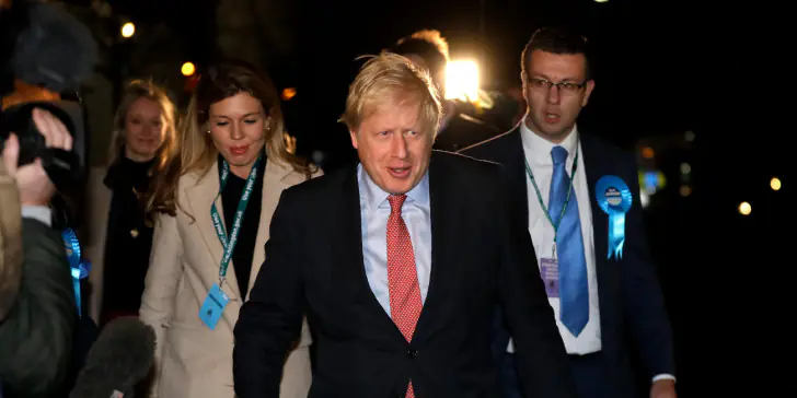 boris-johnson-stelexi-xamogela