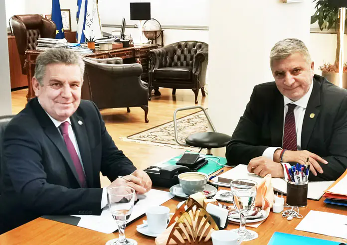 300120-fos-sto-toynel-ton-ergon-apo-ti-synantisi-patoyli-zenetoy