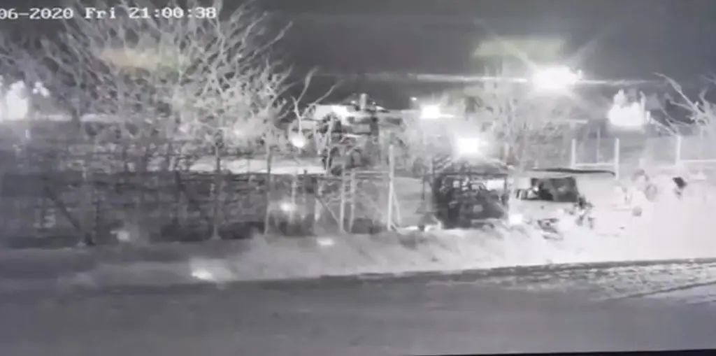 887a993acbd71e97b2a2979e15e88796_708147