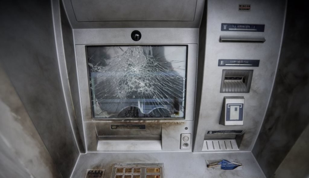 atm-ekriksi-f4be5014