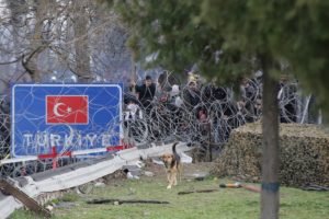 army; borders; buffer zone; crisis; crossing; Evros; fence; flow; immigrants; immigration; Kastanies; migrants; Migration; refugees; Turkey; Έβρος; Καστανιές; Τουρκία; μετανάστες; μετανάστευση; μετανάστης; μεταναστευτικό; προσφυγικό; πρόσφυγας; πρόσφυγες; ροές; στρατιωτικός; στρατιώτης; στρατός; συνοριογραμμή; σύνορα; σύρματα; φράχτης;