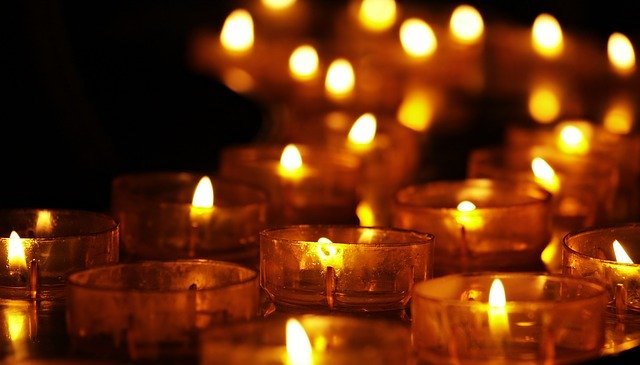 lights-3612508_640