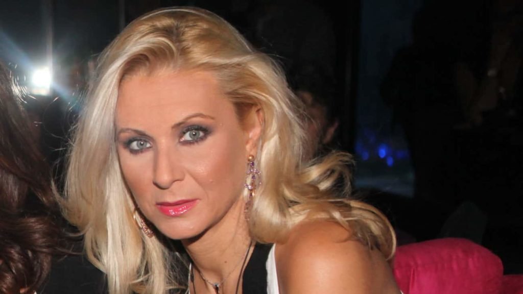 katerina-gkagkaki-paraitisi-mpakogiannis-min