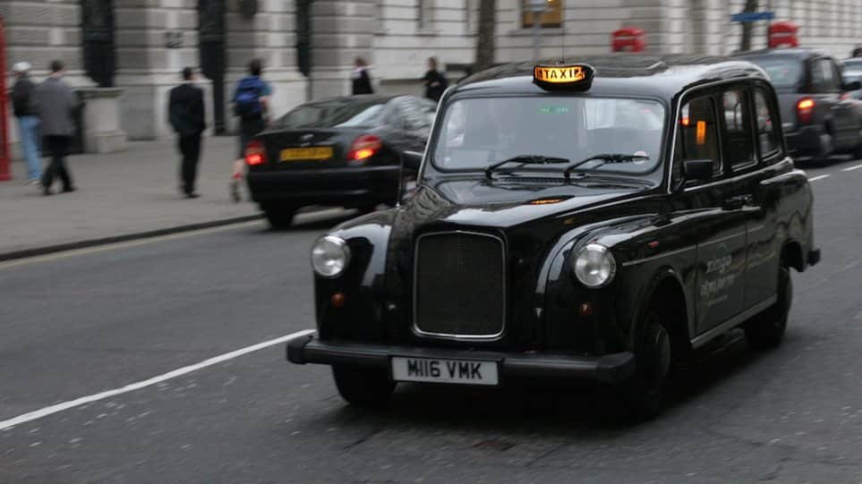 londons-iconic-black-cabs-are-getting-an-upgrade-min