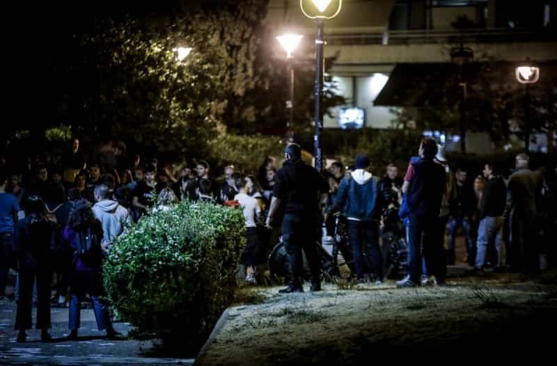 πλατεια νυχτα plateia neoi