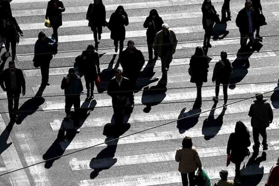 ανεργια anergia ergasia kosmos people work