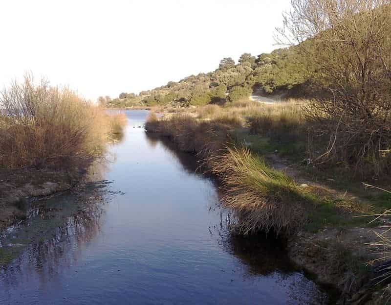 Erasinos_river-min