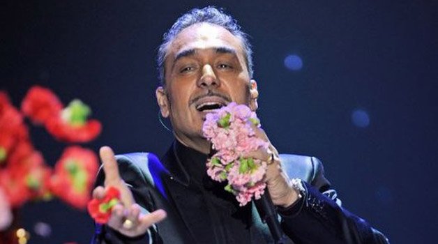 notis-sfakianakis-mazi