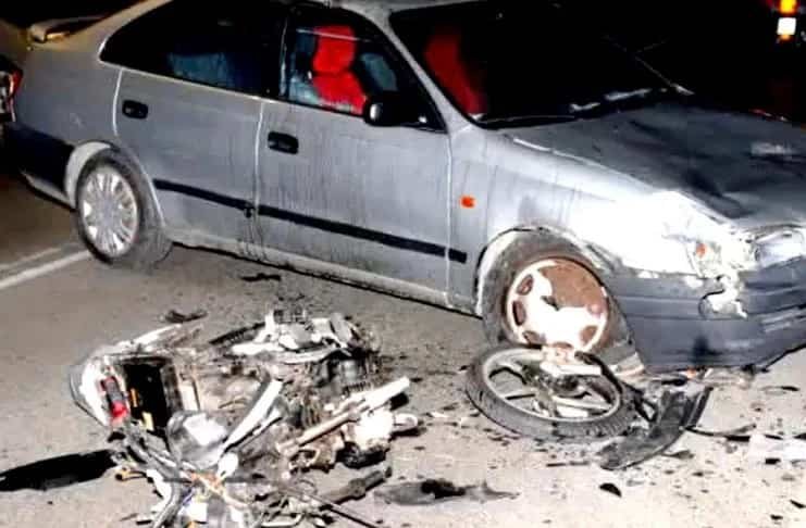 τροχαίο-ατύχημα-Αιγάλεω-αυτοκίνητο-μηχανάκι-741x486-min