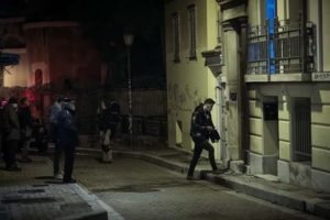 5247140-min
