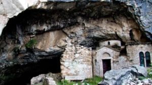 ntavelis-spilia-500-710x401