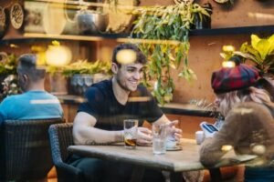 man-and-woman--drinks-restaurant estiasi food bar