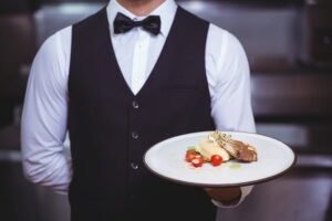 sernivg food service wairer garson