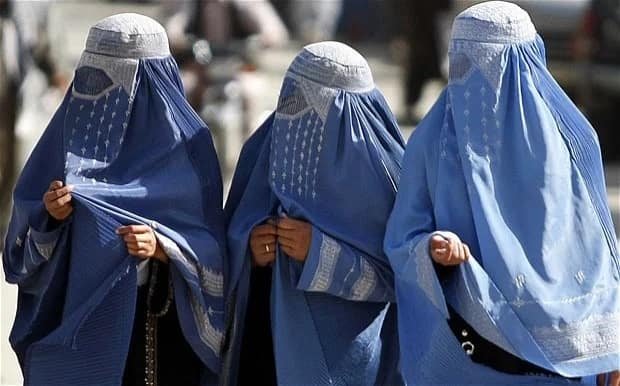 AfghanWoman_b-min