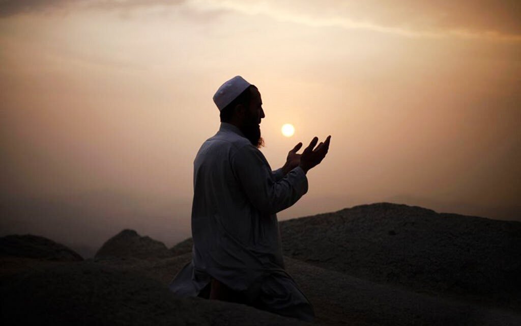 muslim pray-saudi
