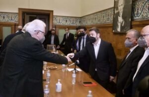 Nikos-Androulakis-min