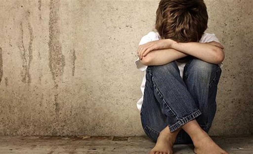 23355-child-abused-660