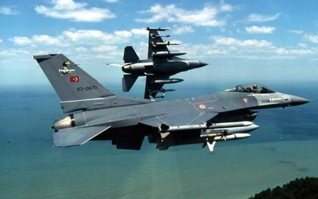 f16- turkish airplane