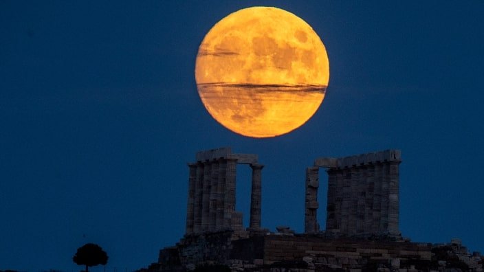full moon sounio