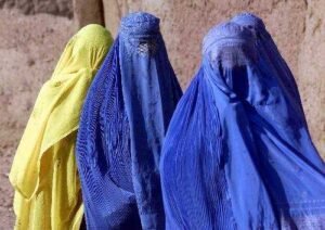 gynaikes afganistan burga