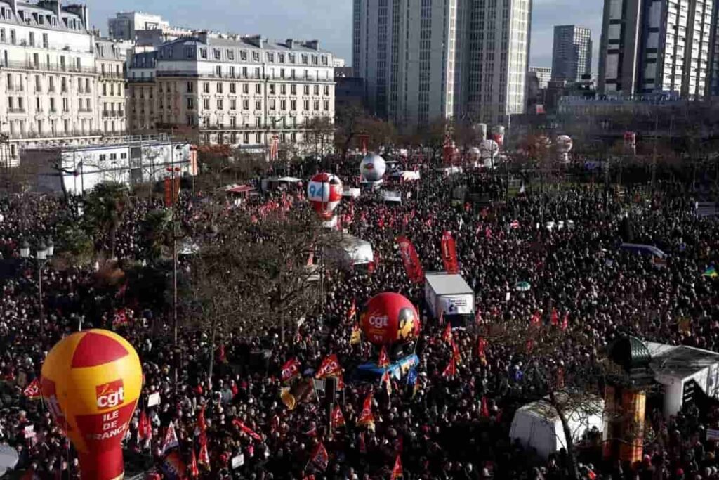FRANCE-STRIKE