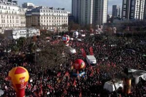 FRANCE-STRIKE