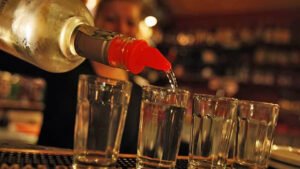 serving alcohol bartender