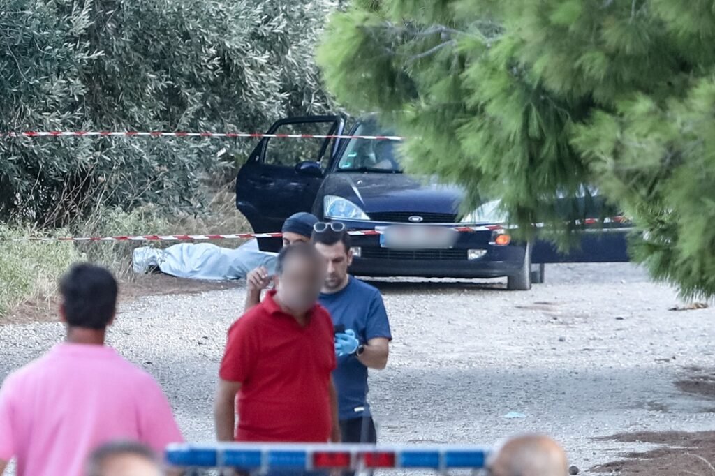Λουτρό αίματος στη Λούτσα: Με 25 σφαίρες «γάζωσαν» τους έξι στο αυτοκίνητο