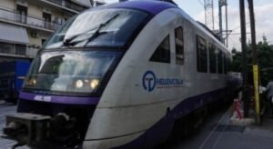 proastiakos-hellenic train