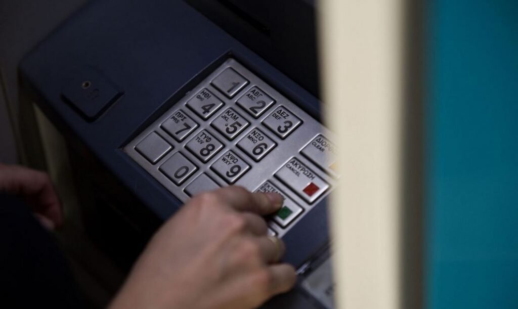 e-ΕΦΚΑ και ΔΥΠΑ: Ποιοι πληρώνονται από σήμερα – enikonomia.gr