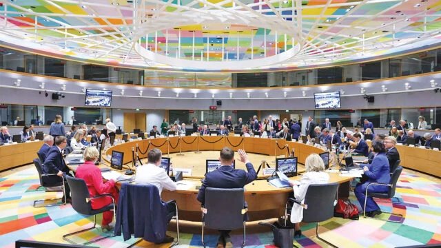 Η Αθήνα κέρδισε τον πρώτο γύρο