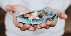 Συντάξεις: Έρχονται αναδρομικά από 3.000 έως 13.000 ευρώ: Πότε θα δοθούν και ποιους αφορά – enikonomia.gr