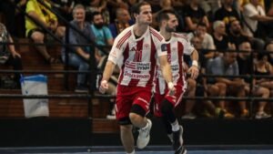 ΑΕΚ – Ολυμπιακός: 27-32: Πρώτο βήμα τίτλου στο χάντμπολ με Θρυλικό “σπάσιμο” της έδρας