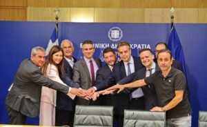 Υπογραφή σύμβασης για το έργο της ενεργειακής αναβάθμισης του σχολικού συγκροτήματος Γκράβας – enikonomia.gr