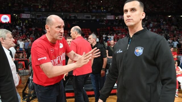 Ολυμπιακός: “Αναρωτιόμαστε: Τα έχει δει αυτά η Πολιτεία και οι αρμόδιες Αρχές;” – Το βίντεο με τον Γιαννακόπουλο