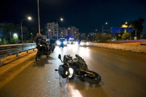 Σοβαρό τροχαίο στη Λεωφόρο Ποσειδώνος – Δυο νεκροί στο Παλαιό Φάληρο (Εικόνες, Βίντεο)