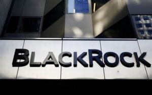 BlackRock: Βγαίνει από τη “μαύρη λίστα” του Τέξας, αφού υπαναχώρησε από κλιματικές δεσμεύσεις