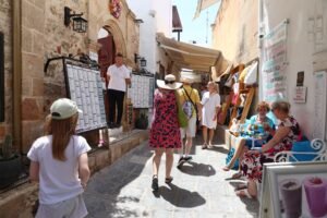 Πέντε μέρες με καύσωνα: Η θερμοκρασία που θα μας «κάψει» του Αγίου Πνεύματος
