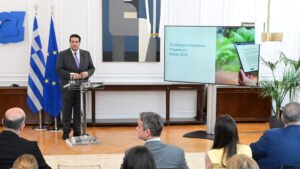 Αξιολόγηση δημοσίων υπηρεσιών: Υψηλές «πτήσεις» για τις ψηφιακές υπηρεσίες – «Κίτρινη κάρτα» στους δήμους