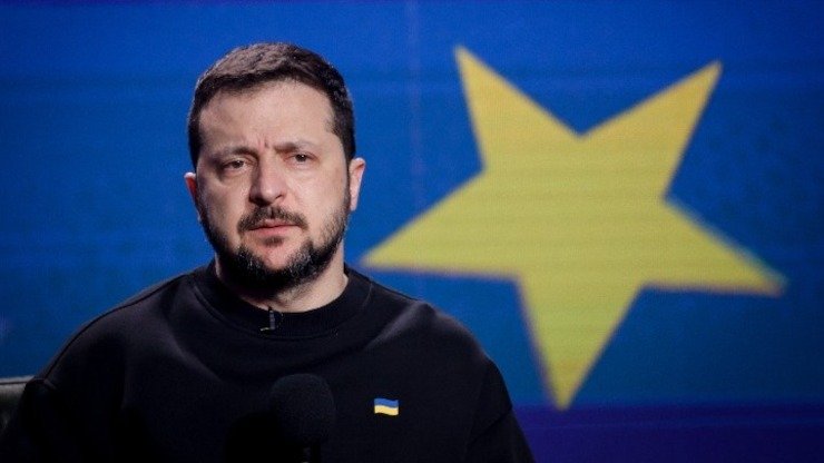Ο Ζελένσκι προτείνει κατάπαυση του πυρός πριν από συνάντησή του με τον Πούτιν