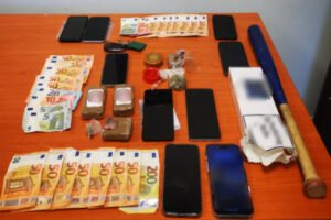 Νέα επιχείρηση της ΕΛ.ΑΣ. για Τούρκους κακοποιούς – Έφοδοι σε σπίτια, βρέθηκε «Mousse Chocolat Noire»