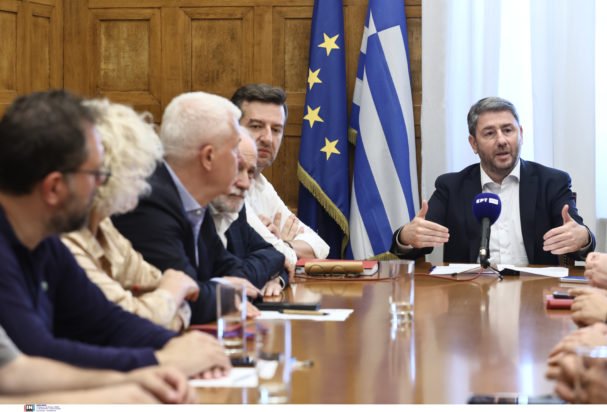 Ανδρουλάκης: Έχουν ωριμάσει οι συνθήκες για την επαναφορά 13ου και 14ου μισθού – Το Σύνταγμα δεν εμποδίζει