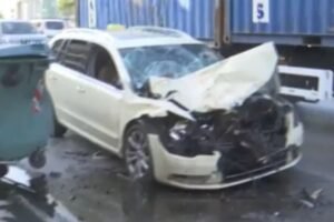 Τραγωδία στην Ποσειδώνος: Νεκρή υπάλληλος απορριμματοφόρου μετά από σύγκρουση με ταξί