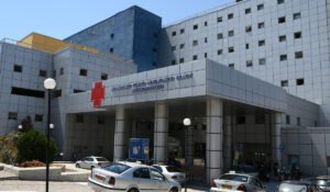 Συναγερμός στον Βόλο: Εσπευσμένα στο νοσοκομείο 21χρονη με συμπτώματα μηνιγγίτιδας