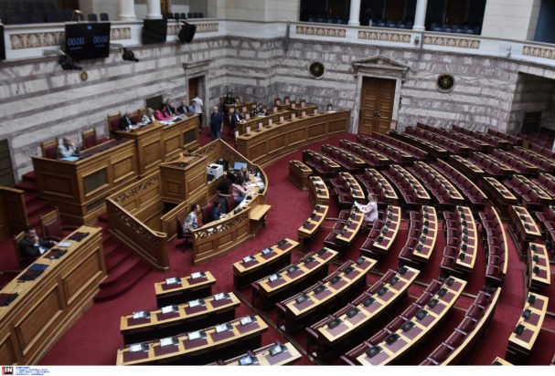 Βουλή: Ανακοινώθηκε στην Ολομέλεια η πρόταση της Μαρίας Καρυστιανού για προανακριτική