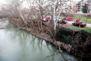 Θρίλερ στη Λάρισα: Σορός γυναίκας εντοπίστηκε να επιπλέει στον Πηνειό (Εικόνες)