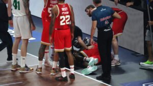 Παναθηναϊκός AKTOR – Ολυμπιακός: Ο Μουσταφά Φαλ έφυγε από το ΟΑΚΑ και πήγε στο νοσοκομείο για εξετάσεις